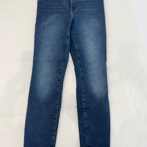 Good American Always Fits Good Legs Skinny Jeans in Indigo446